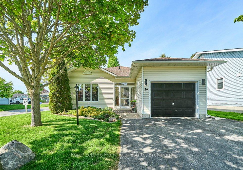 40-niagara-trail-clarington-ontario-e13812796