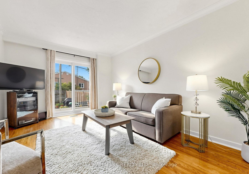 96b-laurel-avenue-toronto-scarborough-ontario-e13813570