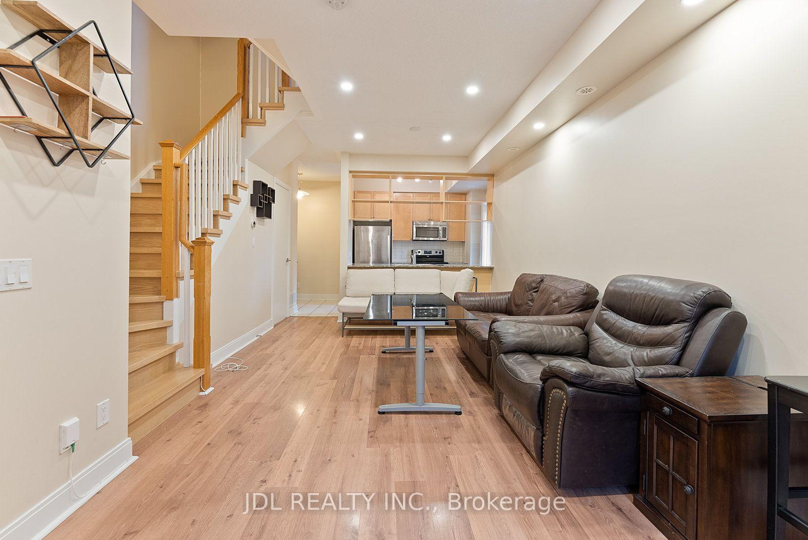 315-village-green-square-toronto-scarborough-ontario-e13816022