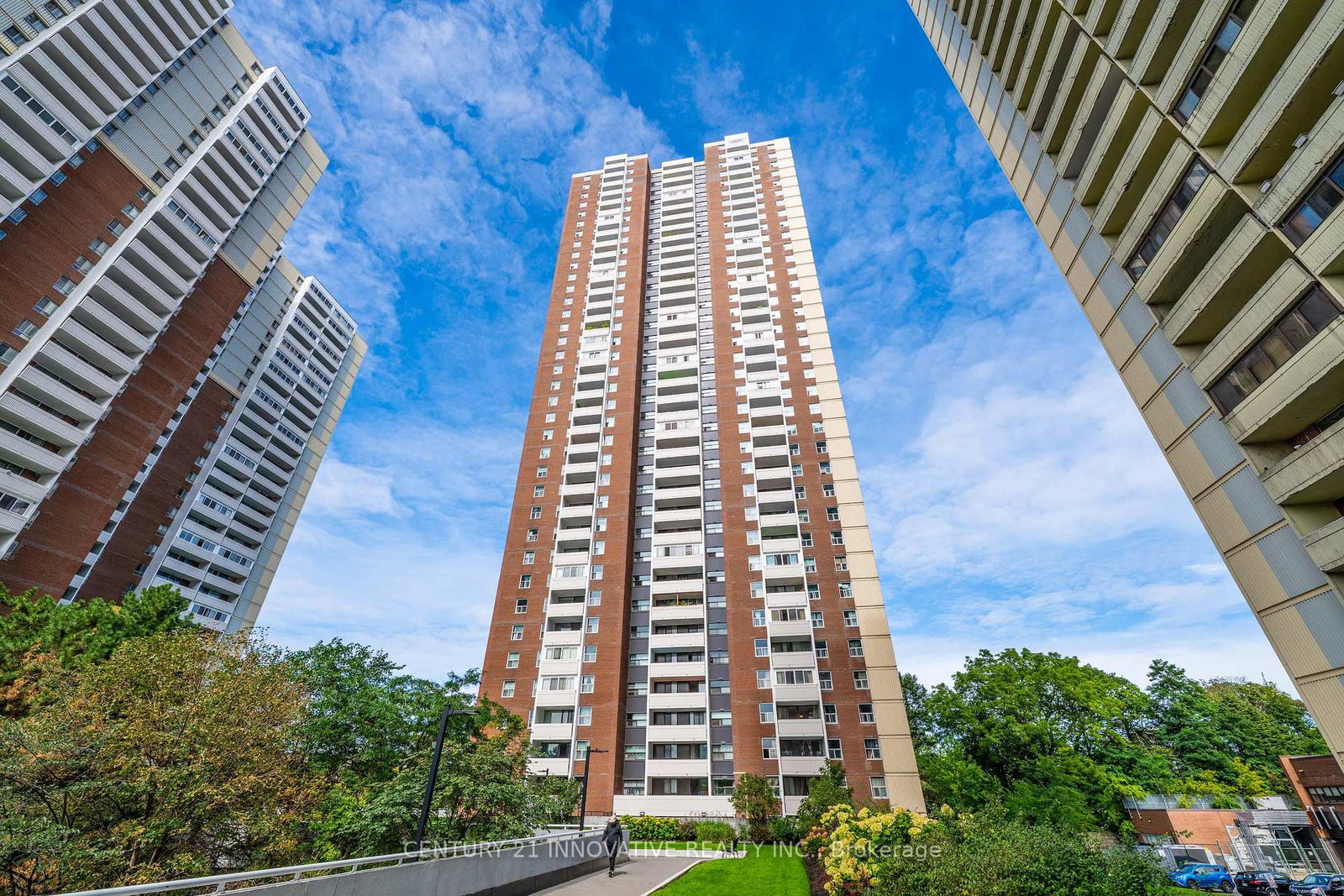 3-massey-square-toronto-east-york-ontario-e13816464