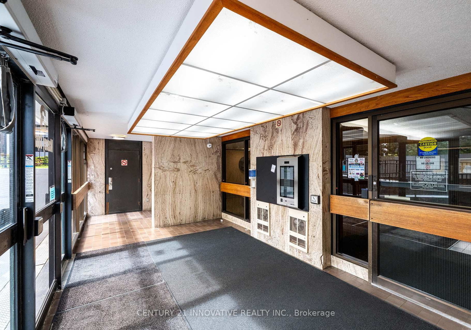 3-massey-square-toronto-east-york-ontario-e13816464
