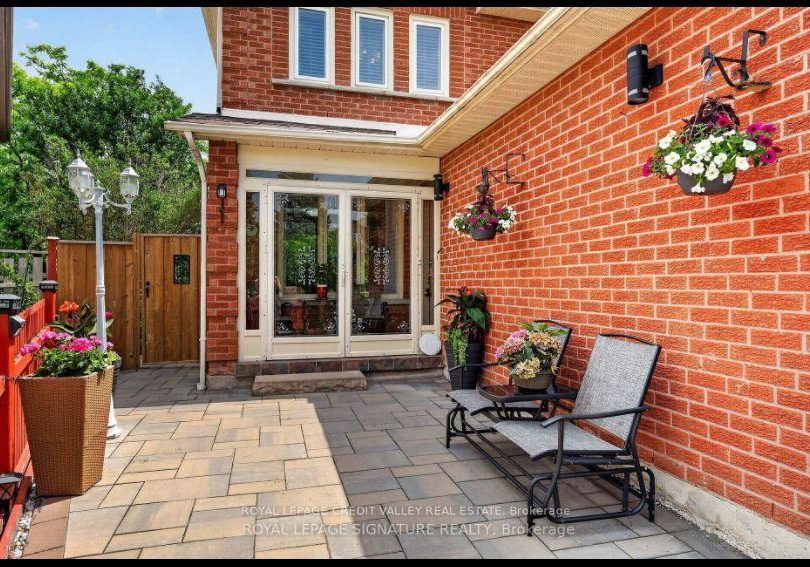 1642-pepperwood-gate-pickering-ontario-e13816542