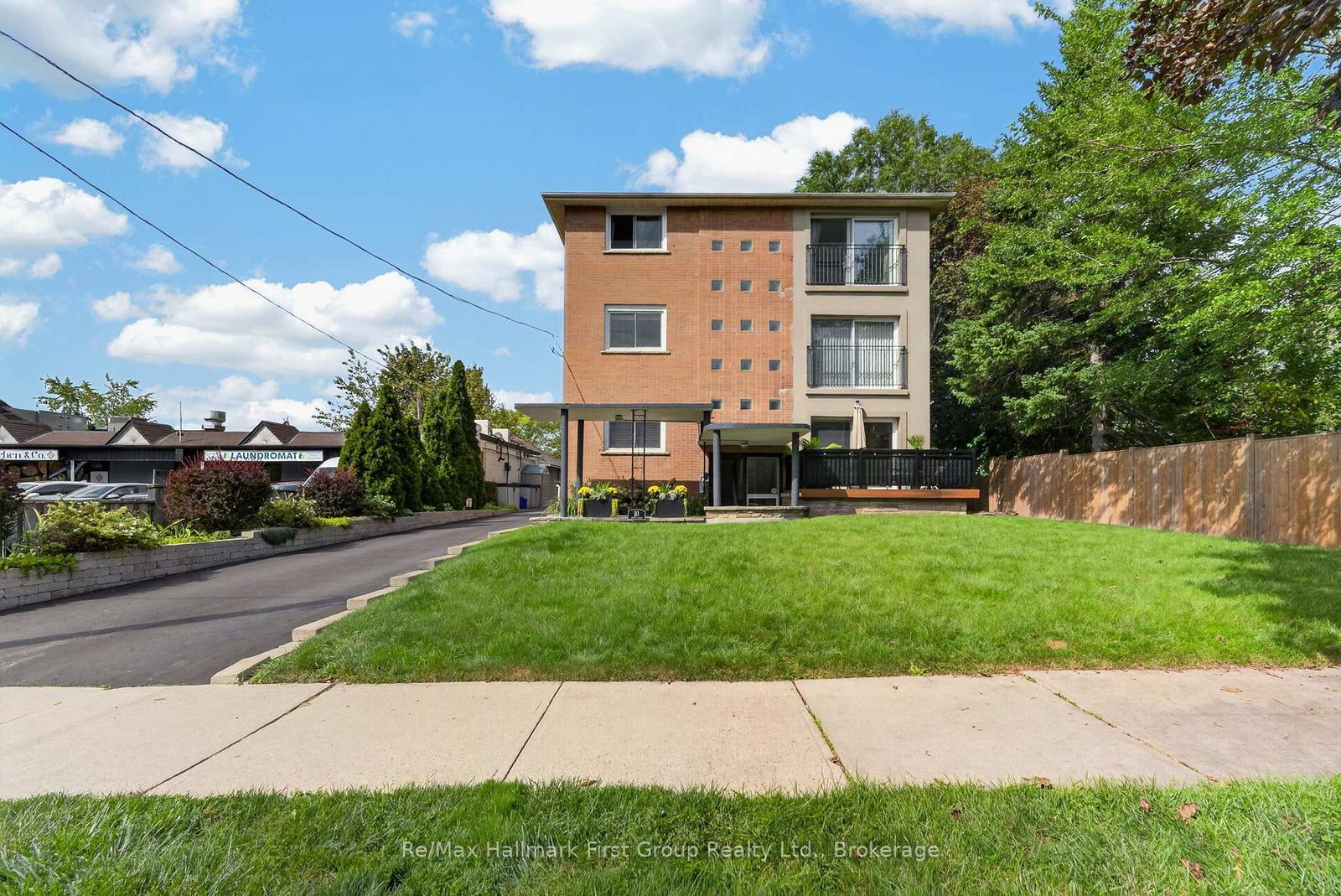 10-lincoln-street-ajax-ontario-e13818006