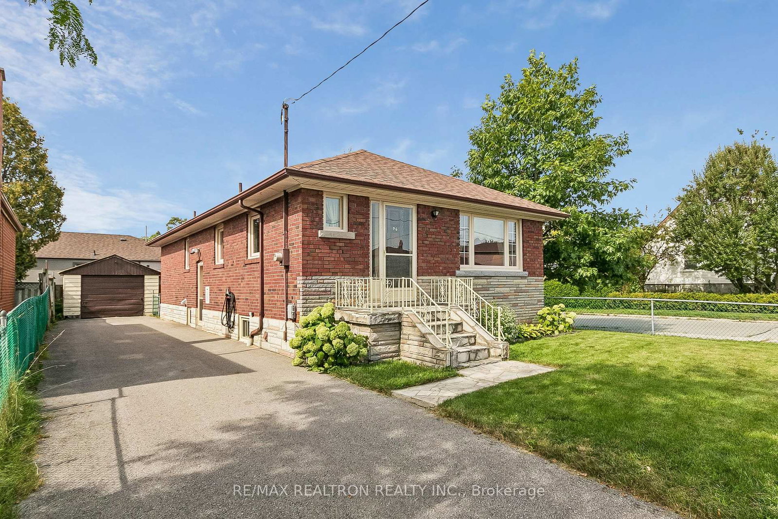 96-commonhealth-avenue-toronto-scarborough-ontario-e13818756