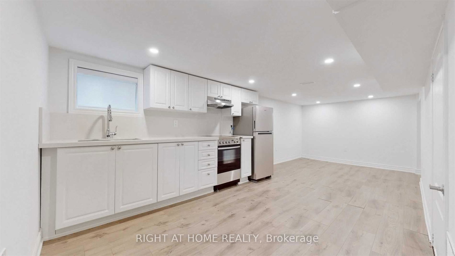 8-airley-crescent-toronto-east-york-ontario-e13819796