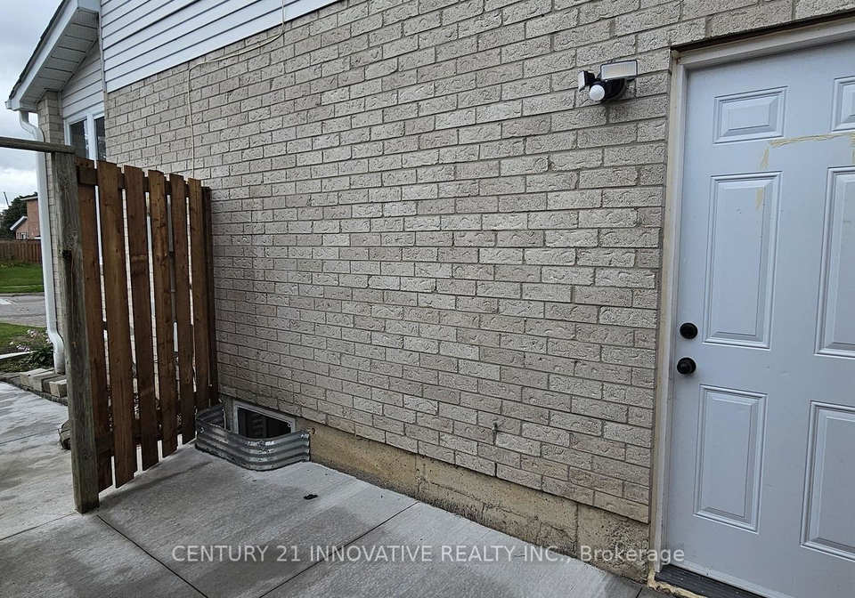 2-blackburn-crescent-ajax-ontario-e13820280