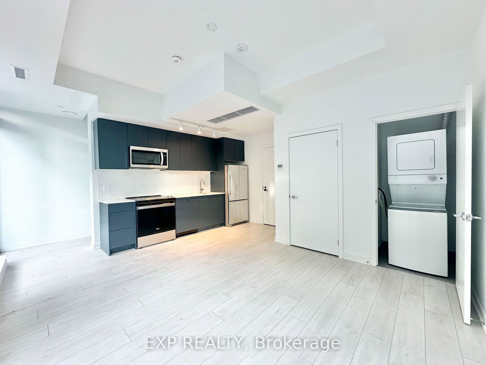 1612-charles-street-whitby-ontario-e13820914