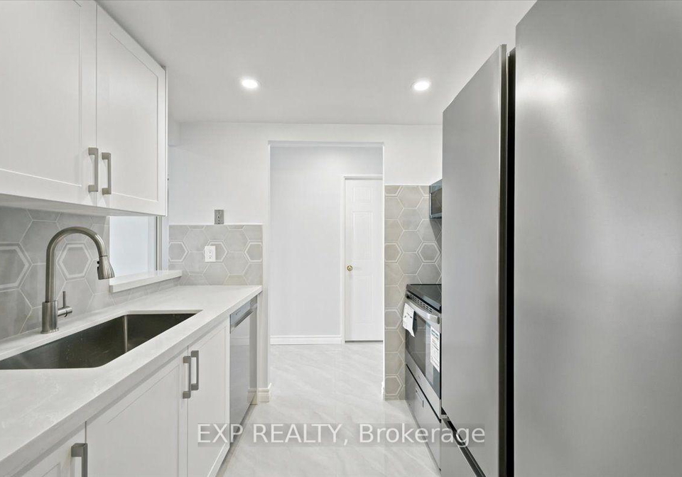 3-greystone-walk-drive-n-toronto-scarborough-ontario-e13820998