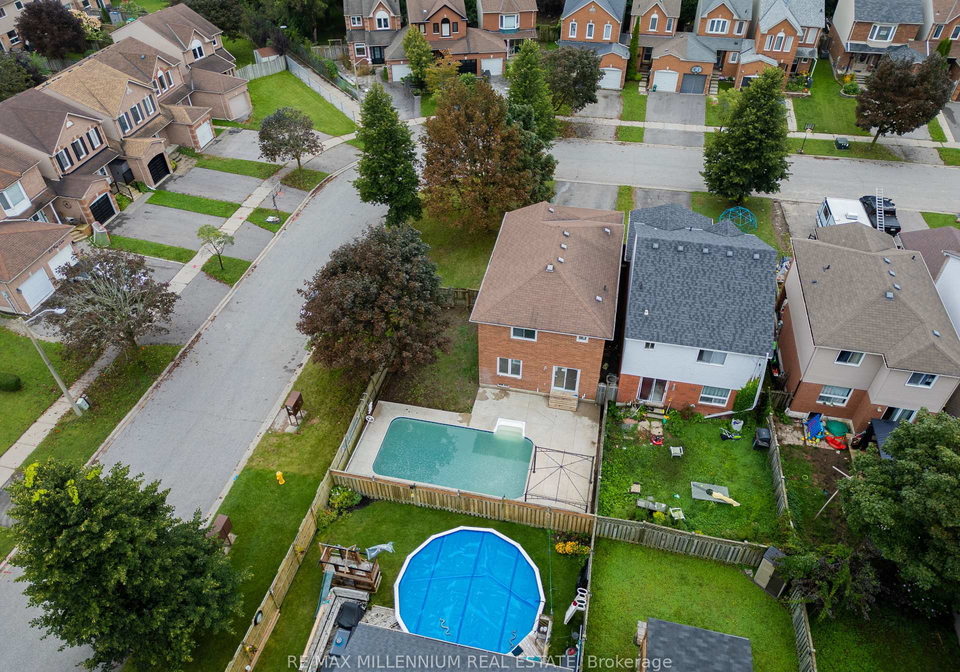 70-fry-crescent-clarington-ontario-e13821512