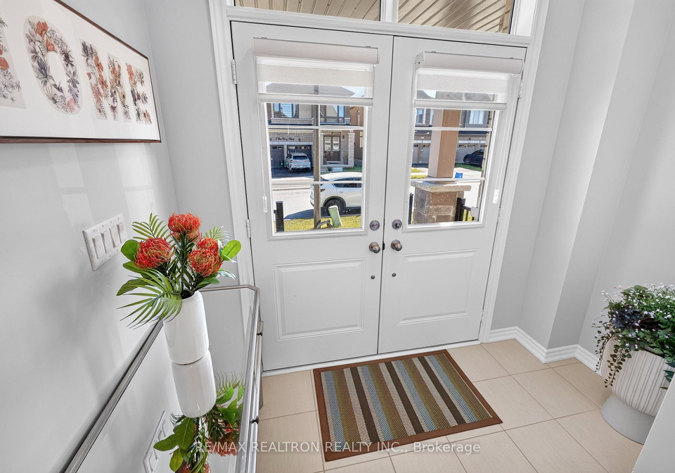 10-fire-king-drive-whitby-ontario-e13824280