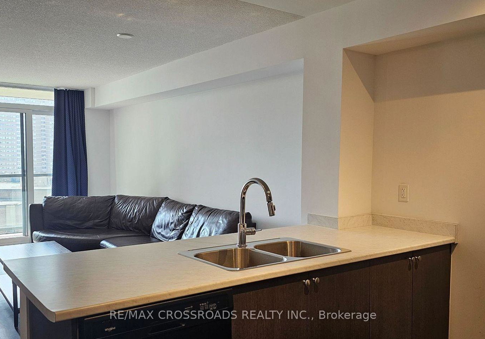 8-trent-avenue-toronto-toronto-ontario-e13824294