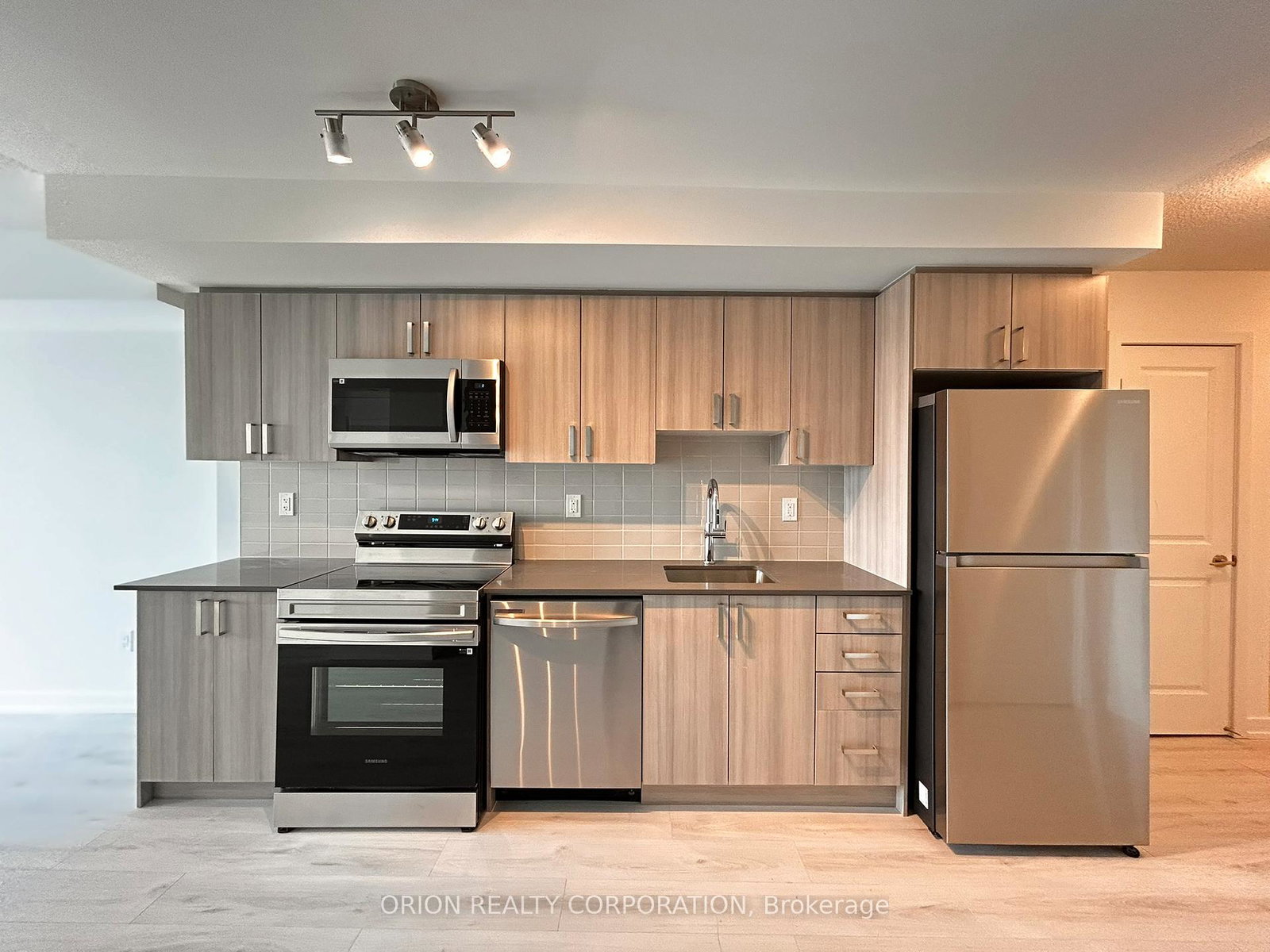 1435-celebration-drive-pickering-ontario-e13824990