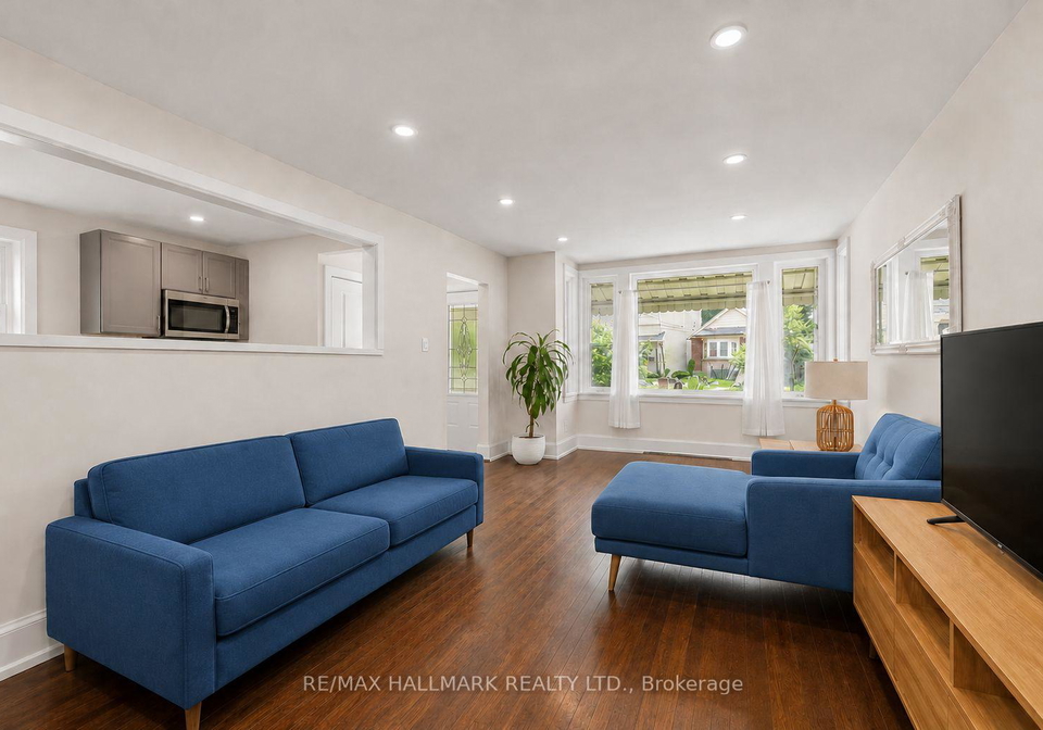 8-davies-crescent-toronto-east-york-ontario-e13825114