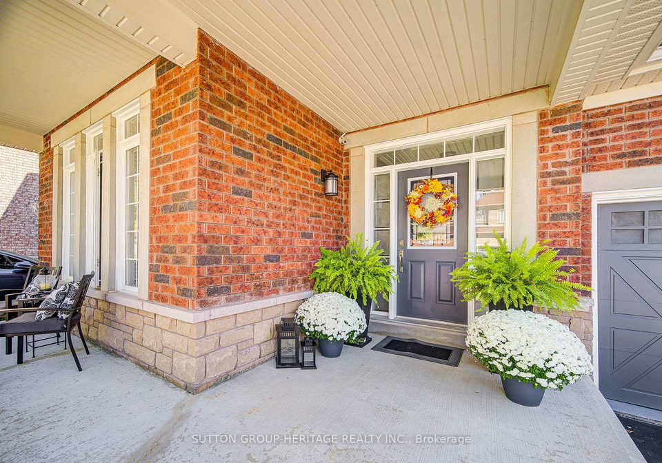 18-shorten-place-ajax-ontario-e13825636