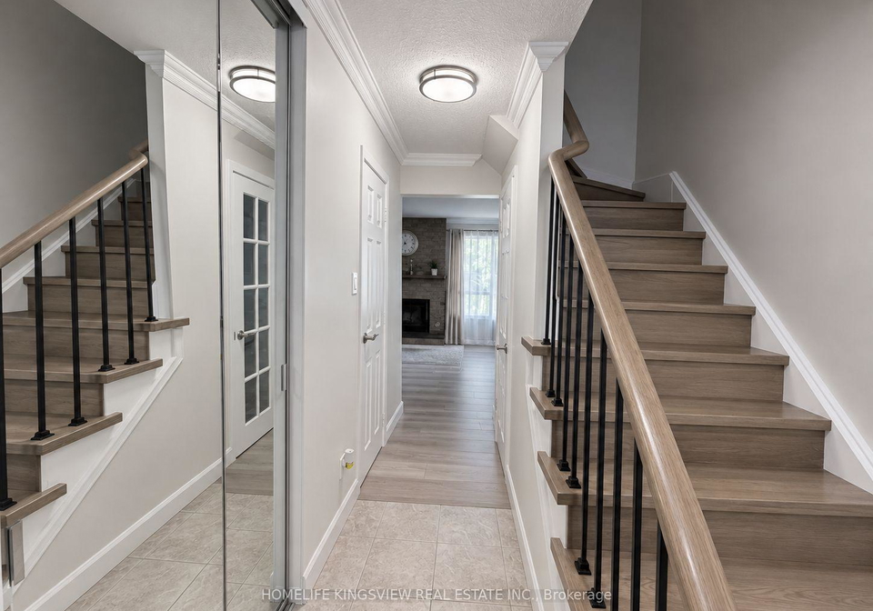 39-pioneer-pathway-toronto-scarborough-ontario-e13825918