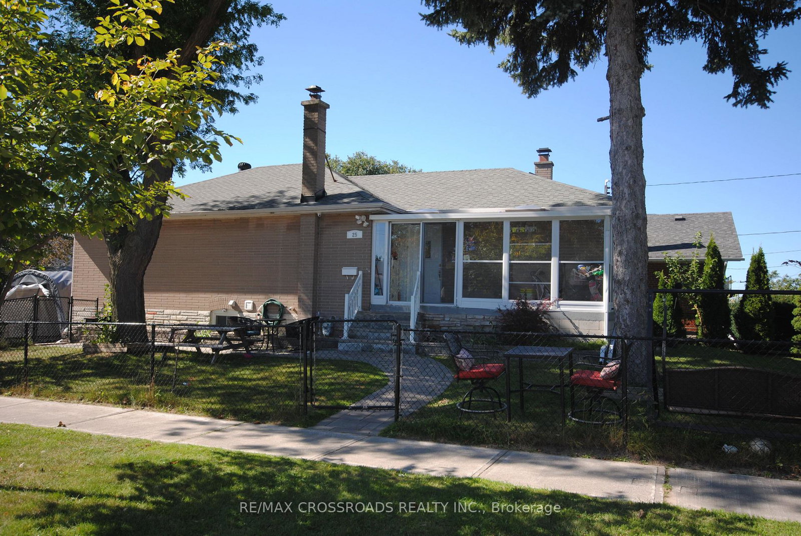 25-arbutus-crescent-toronto-scarborough-ontario-e13826956