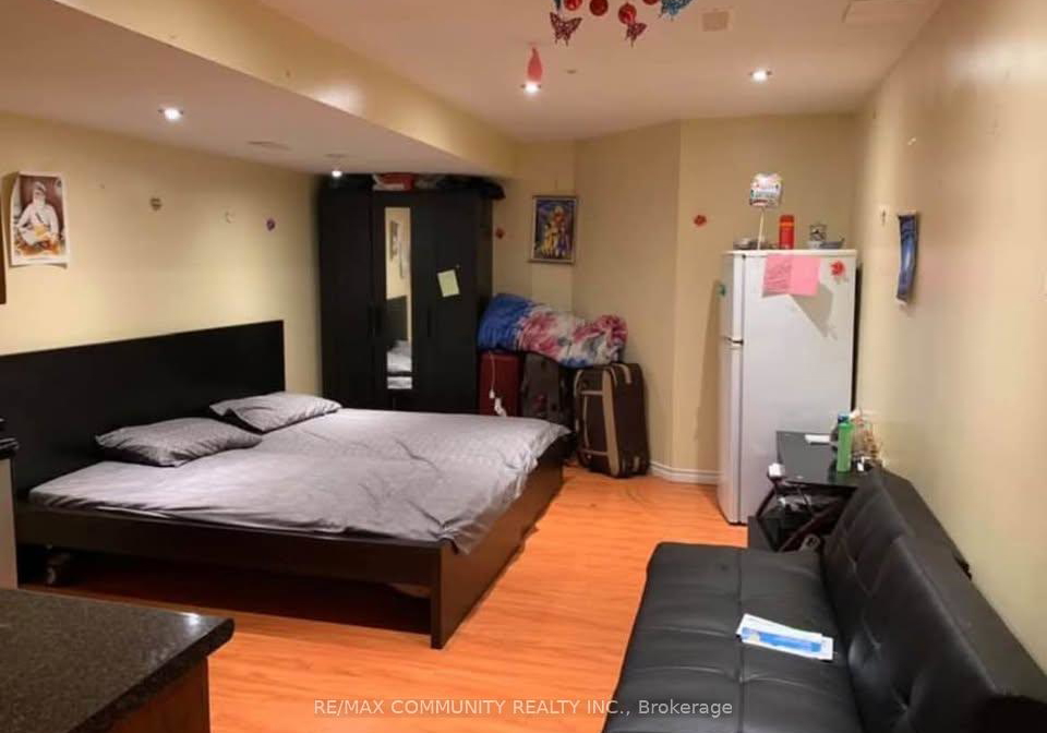 18-cheetah-crescent-toronto-scarborough-ontario-e13828036