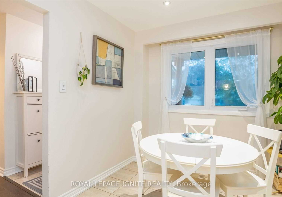 563-berwick-crescent-oshawa-ontario-e13828432