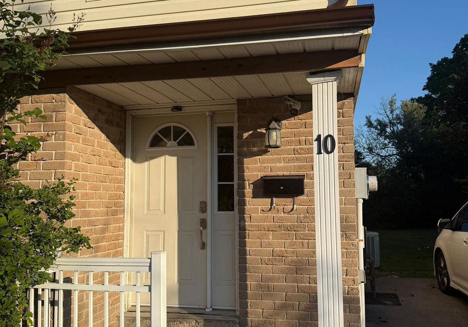 10-moonbeam-grove-s-toronto-scarborough-ontario-e13828966