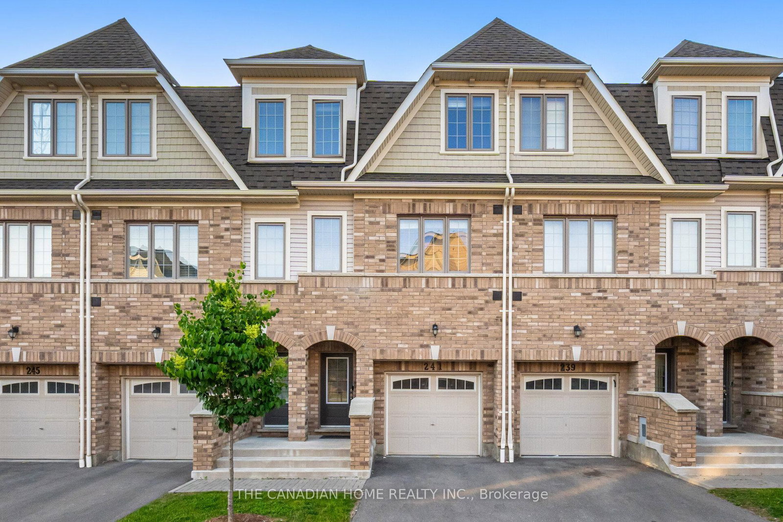 241-danzatore-path-oshawa-ontario-e13829028