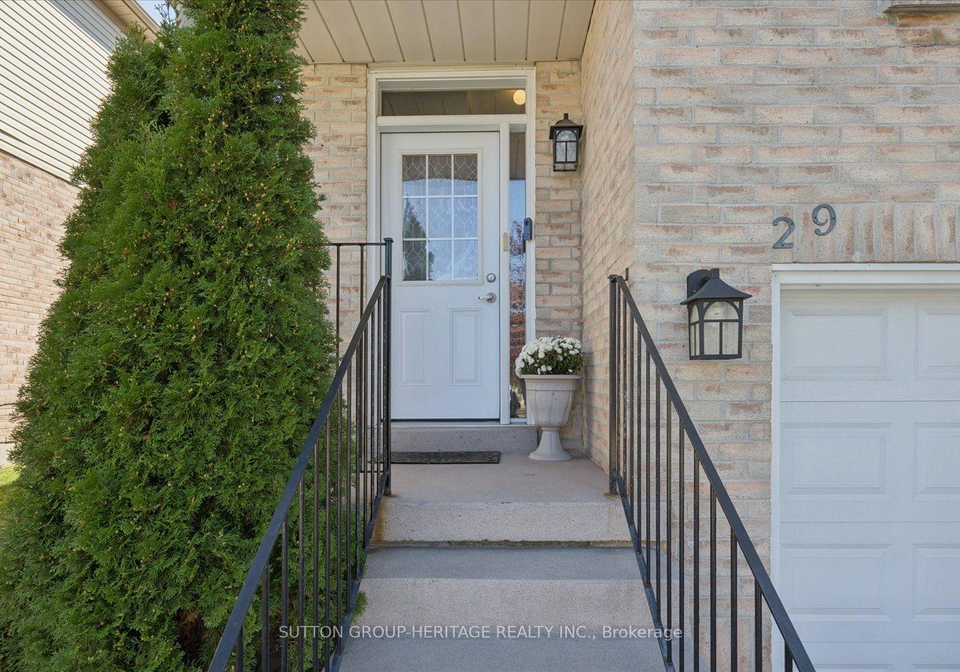 29-alexis-way-whitby-ontario-e13829612