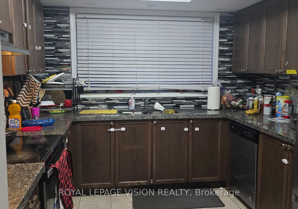 2392-chevron-prince-path-oshawa-ontario-e13830620