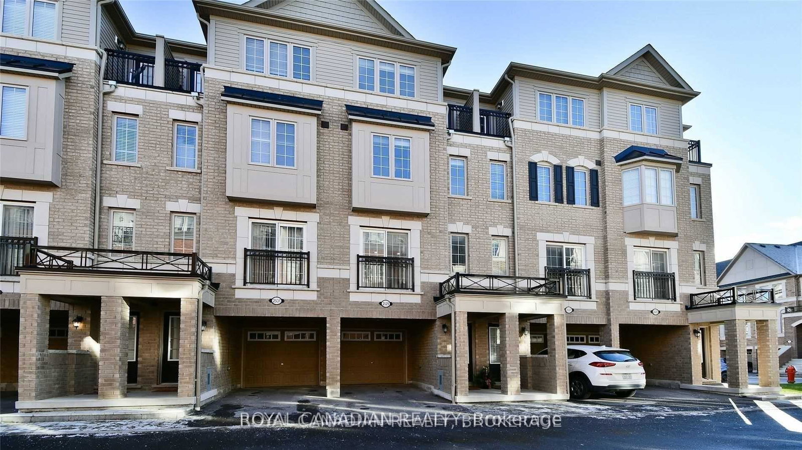 2529-bromus-path-oshawa-ontario-e13830882