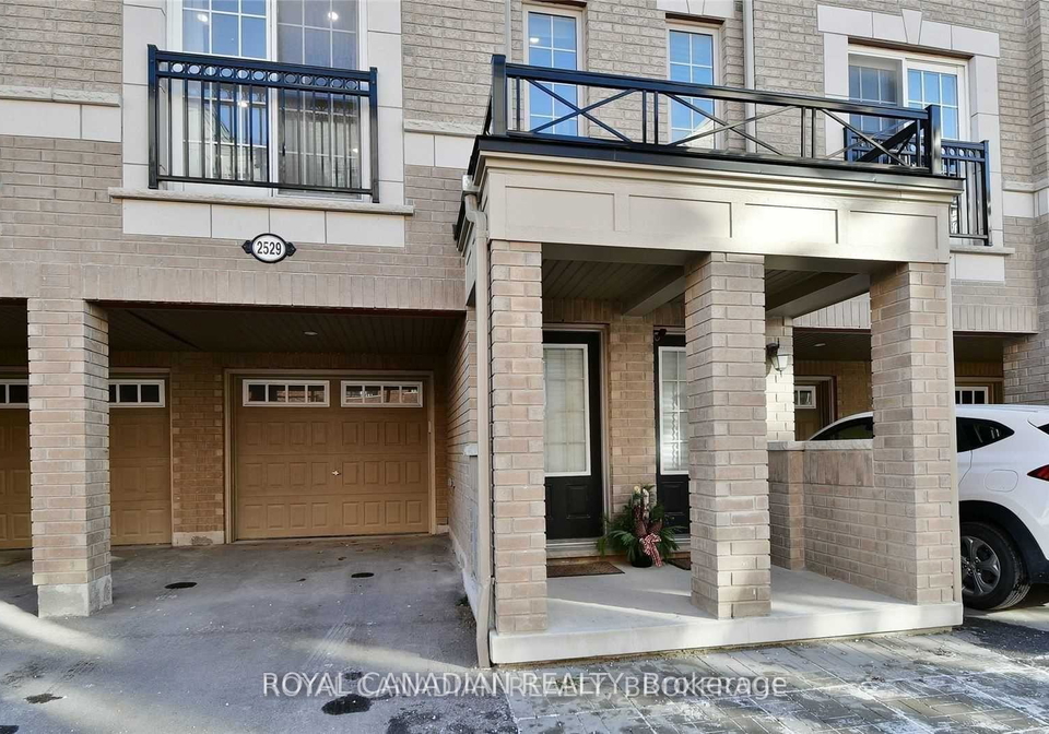 2529-bromus-path-oshawa-ontario-e13830882