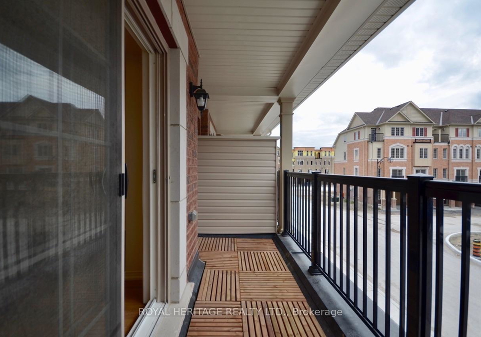 2556-rosedrop-path-oshawa-ontario-e13831480