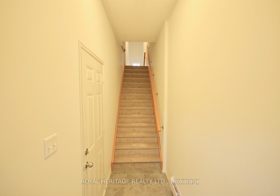 2556-rosedrop-path-oshawa-ontario-e13831480