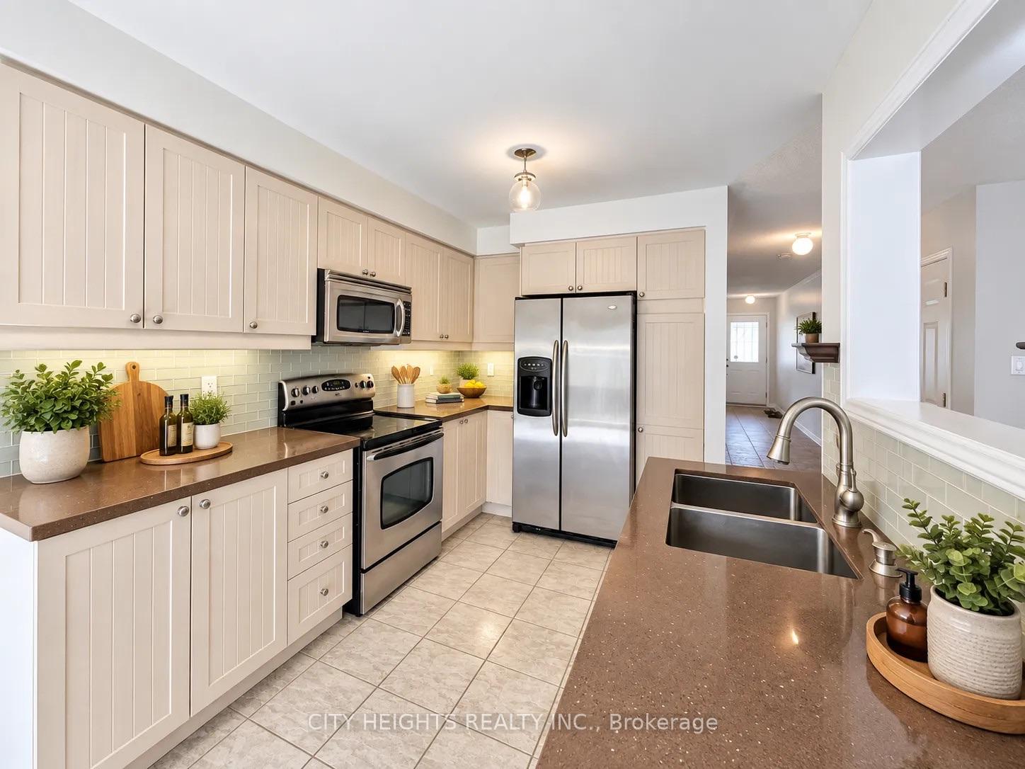 19-sivyer-crescent-ajax-ontario-e13832774