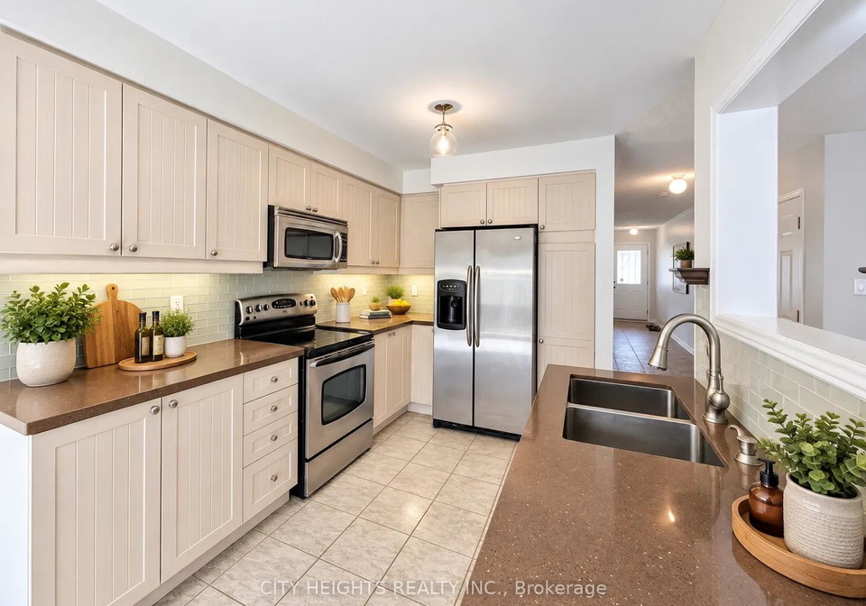 19-sivyer-crescent-ajax-ontario-e13832774