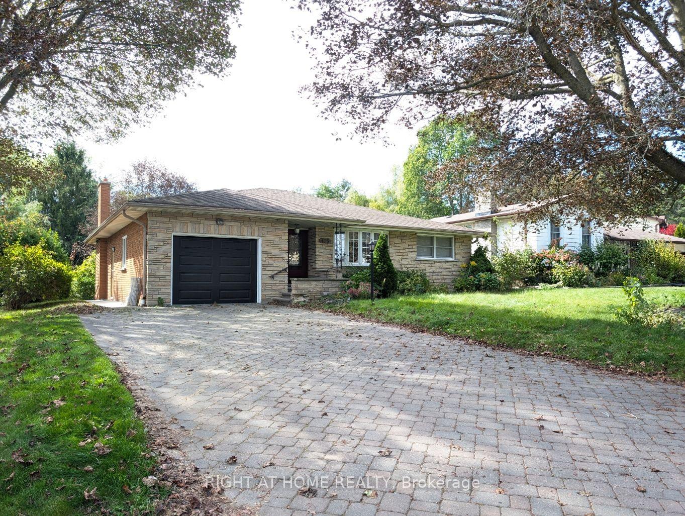 716-tulip-court-oshawa-ontario-e13833256