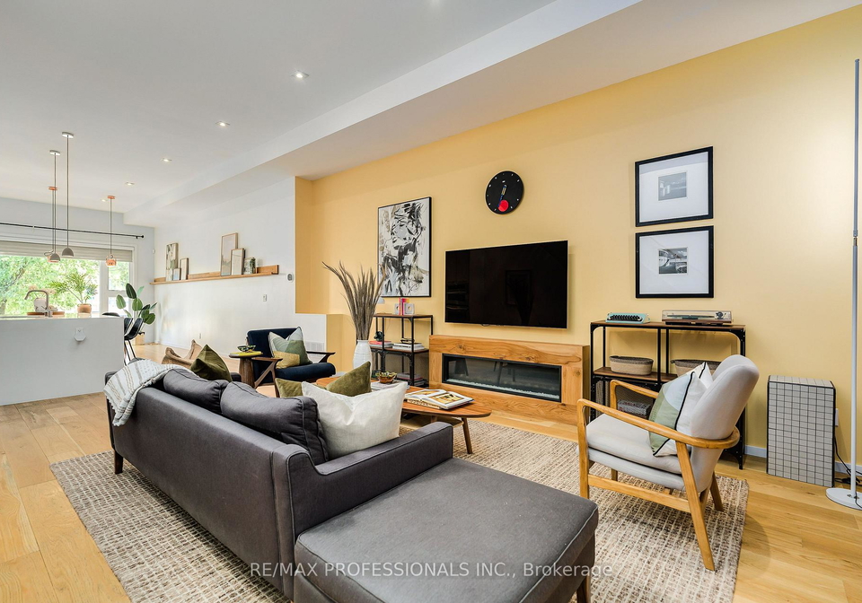 777-eastern-avenue-toronto-toronto-ontario-e13835806