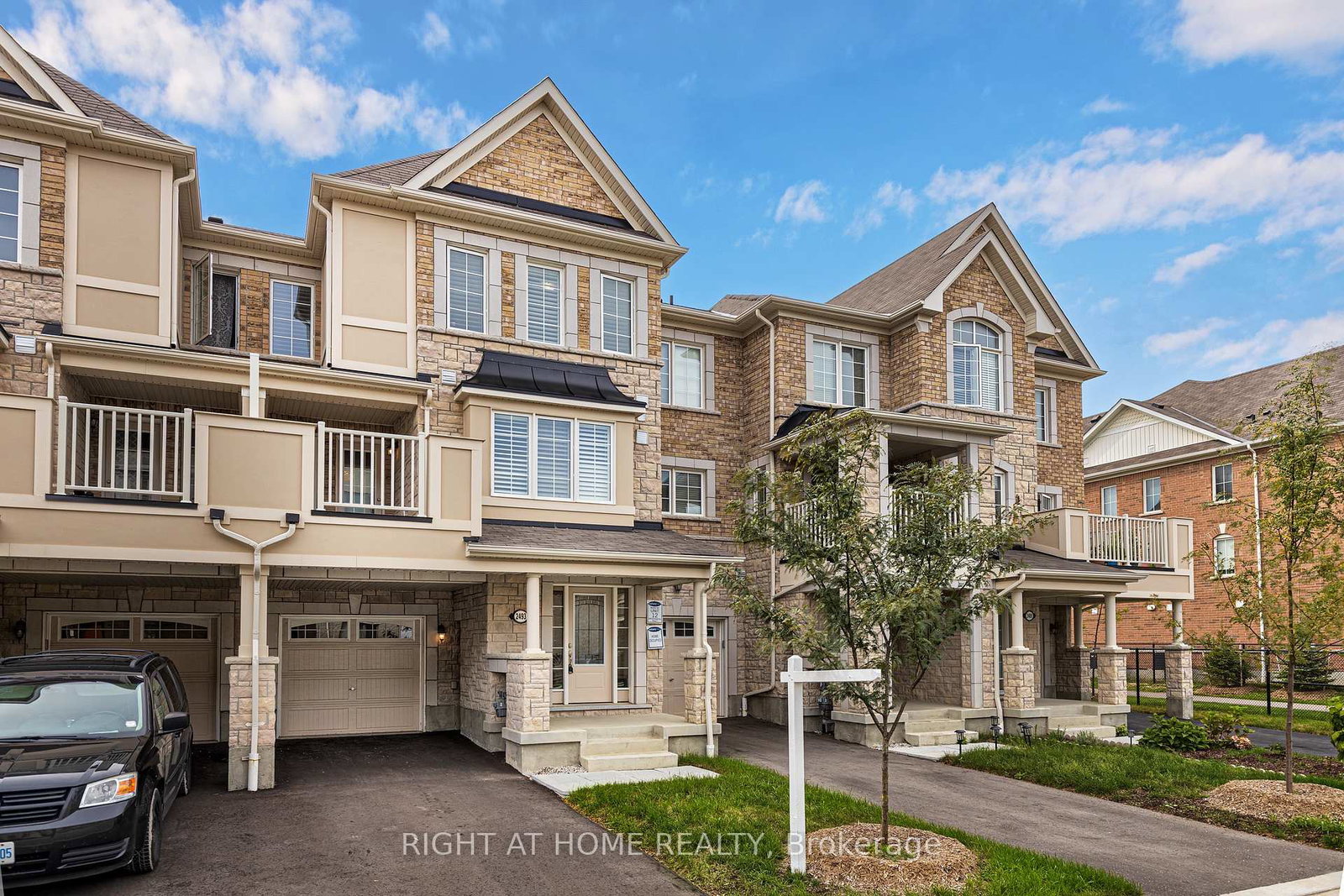 2493-fall-harvest-crescent-pickering-ontario-e13837230