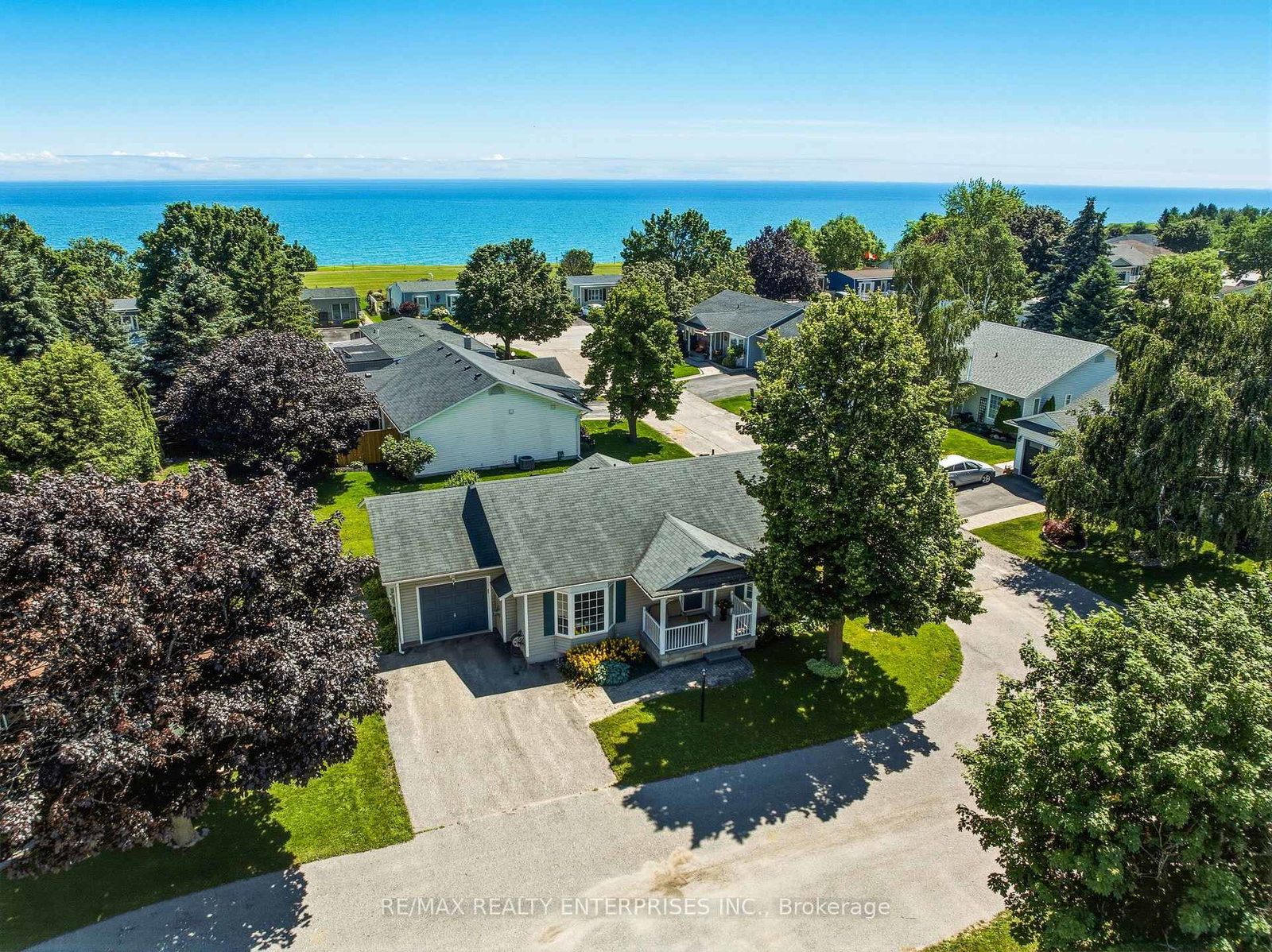 1-huron-court-clarington-ontario-e13837958