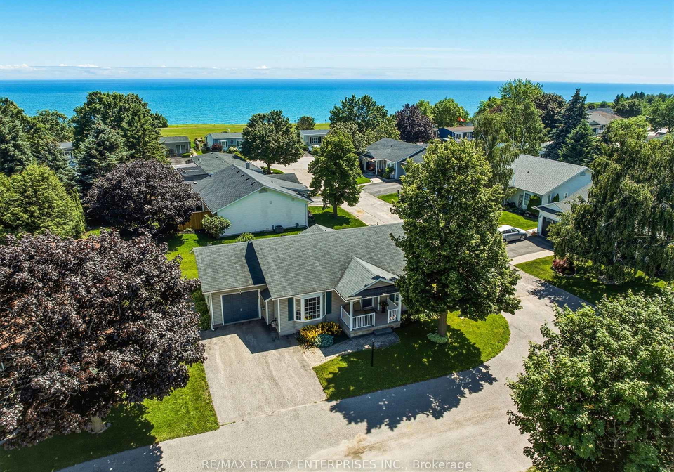 1-huron-court-clarington-ontario-e13837958