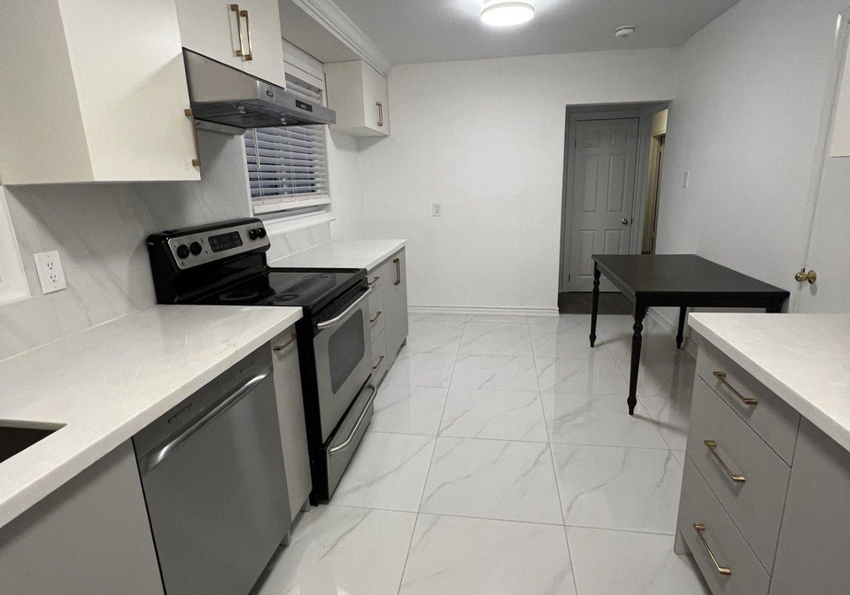 139-amberjack-boulevard-toronto-scarborough-ontario-e13840004