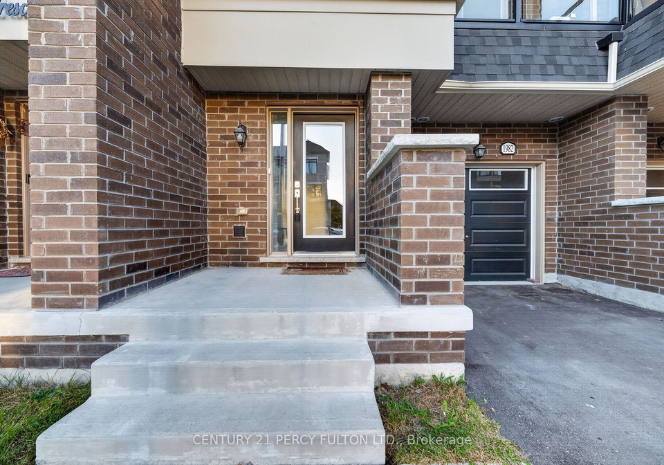 1982-cameron-lott-crescent-oshawa-ontario-e13840404