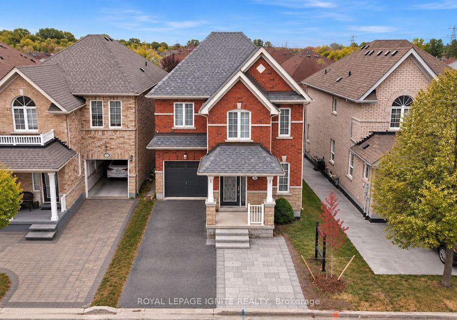 18-feint-drive-ajax-ontario-e13840840