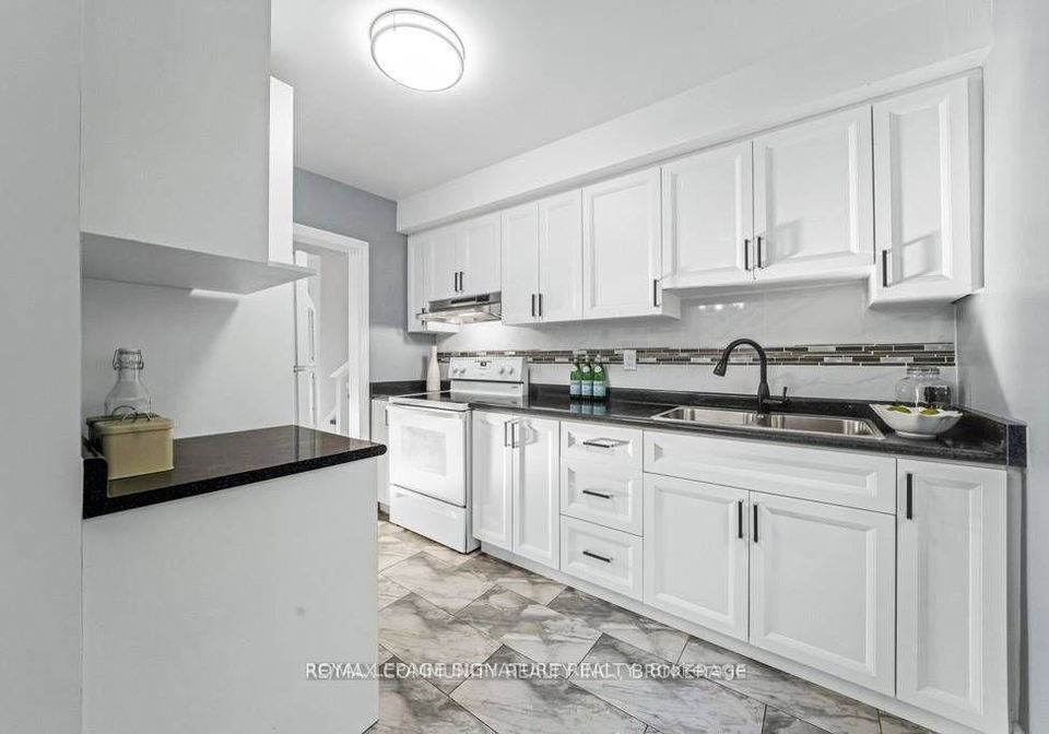 11-mid-pines-road-toronto-scarborough-ontario-e13841664