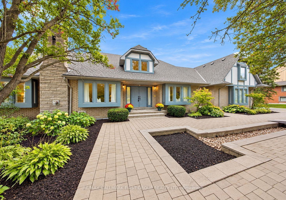 17-buggey-lane-ajax-ontario-e13842388