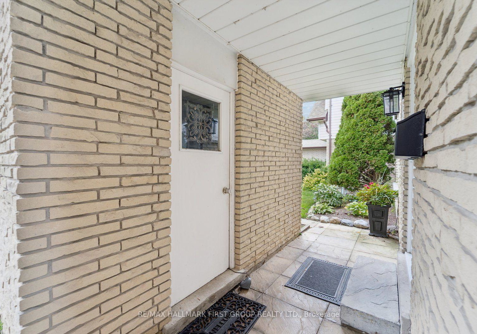 577-creekview-circle-pickering-ontario-e13842454