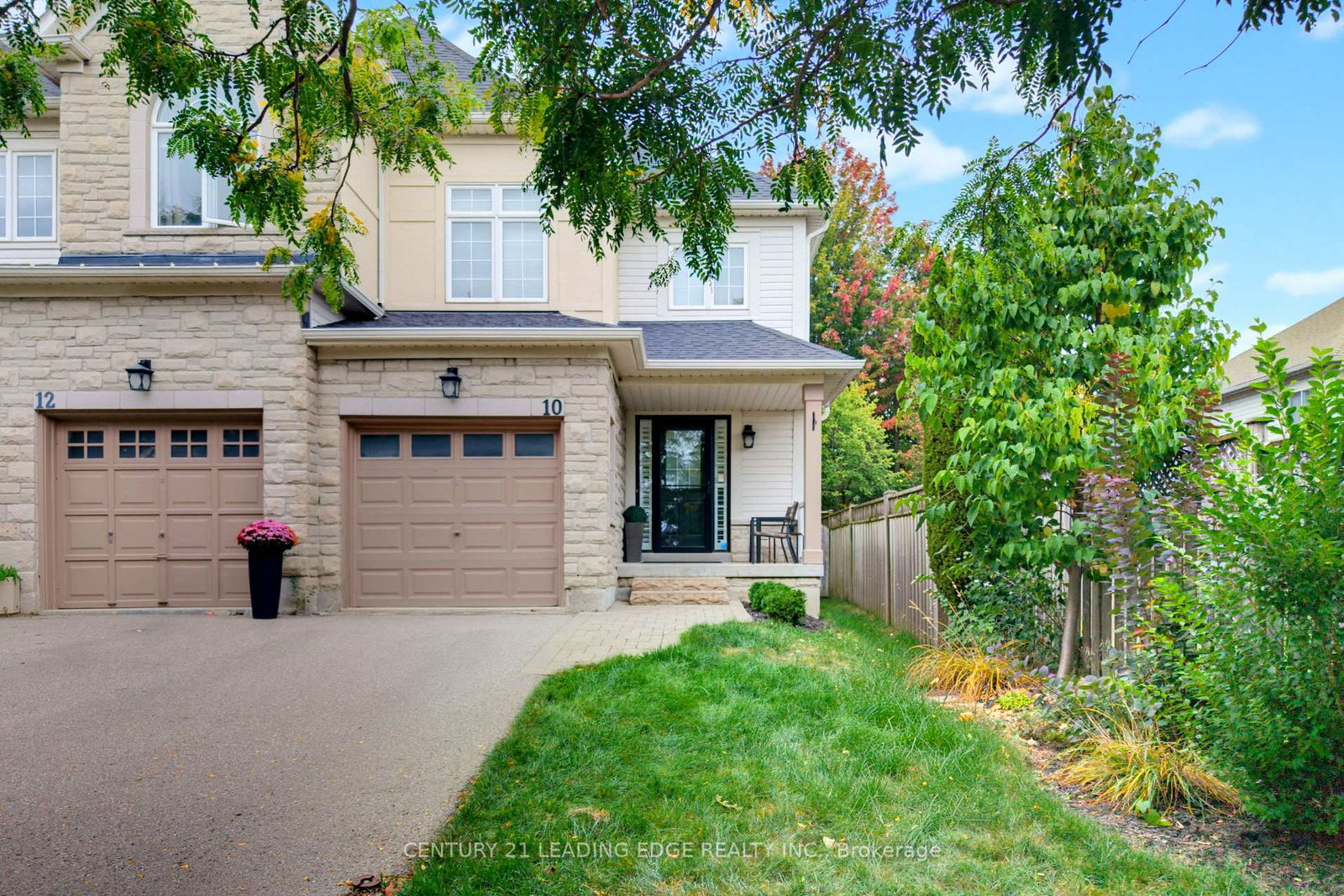 10-dodds-square-clarington-ontario-e13843128