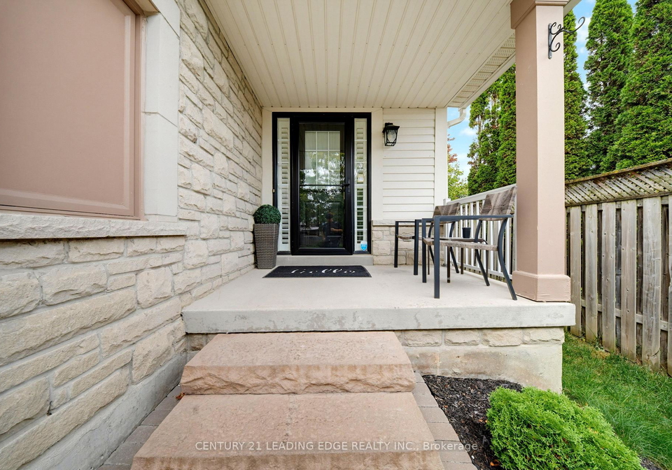 10-dodds-square-clarington-ontario-e13843128