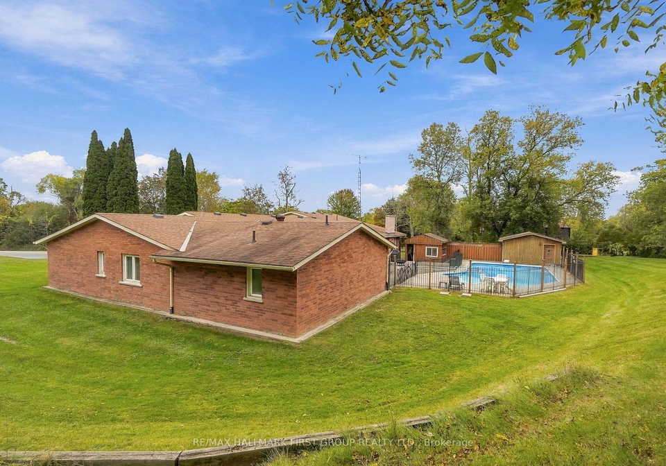 4-mcnamara-court-ajax-ontario-e13843288