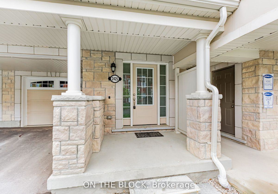 2425-fall-harvest-crescent-pickering-ontario-e13843382
