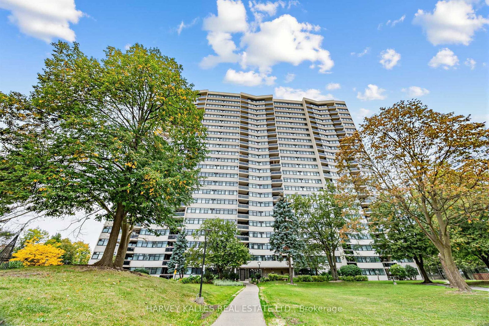 100-echo-point-toronto-scarborough-ontario-e13843872