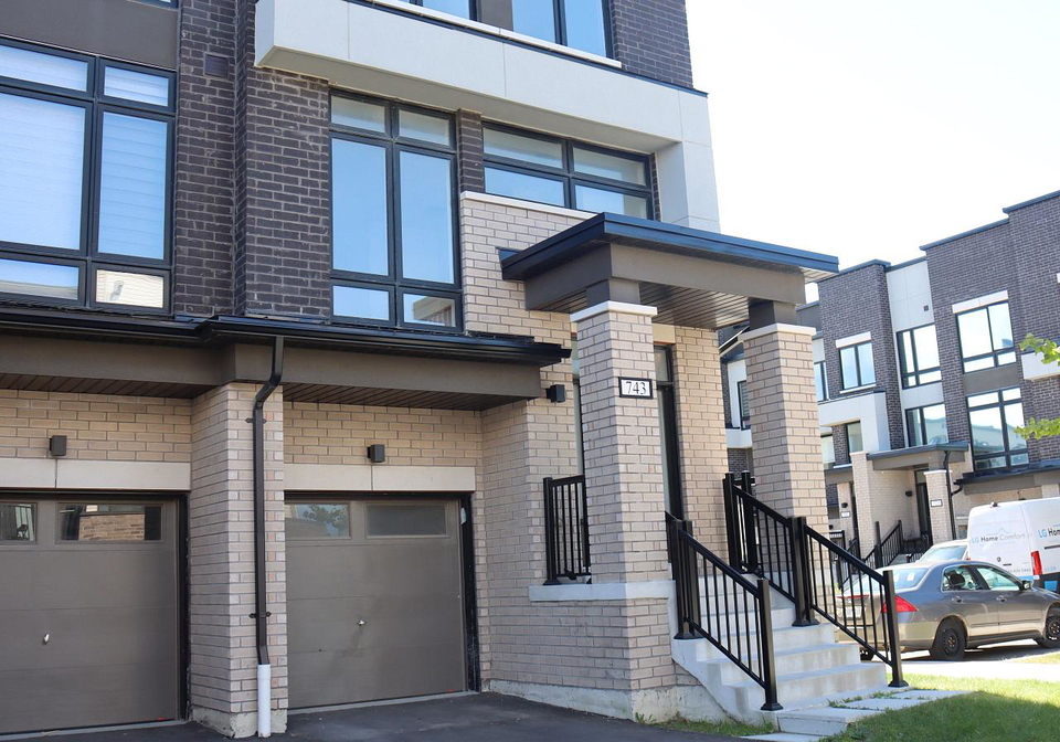 743-stanstead-path-oshawa-ontario-e13843964