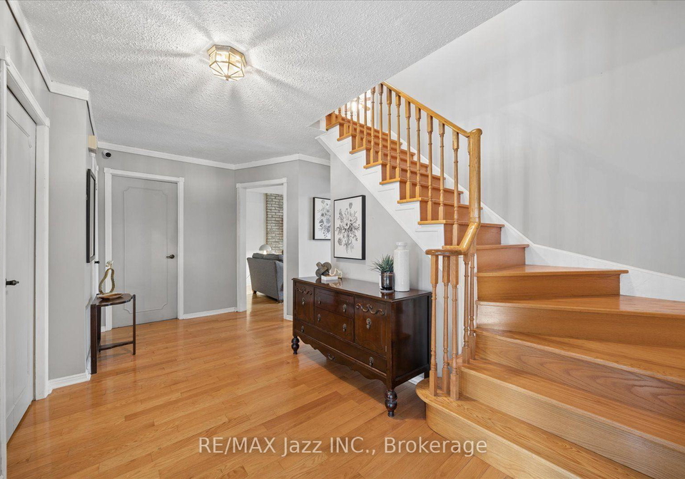 28-jubilee-court-whitby-ontario-e13845214